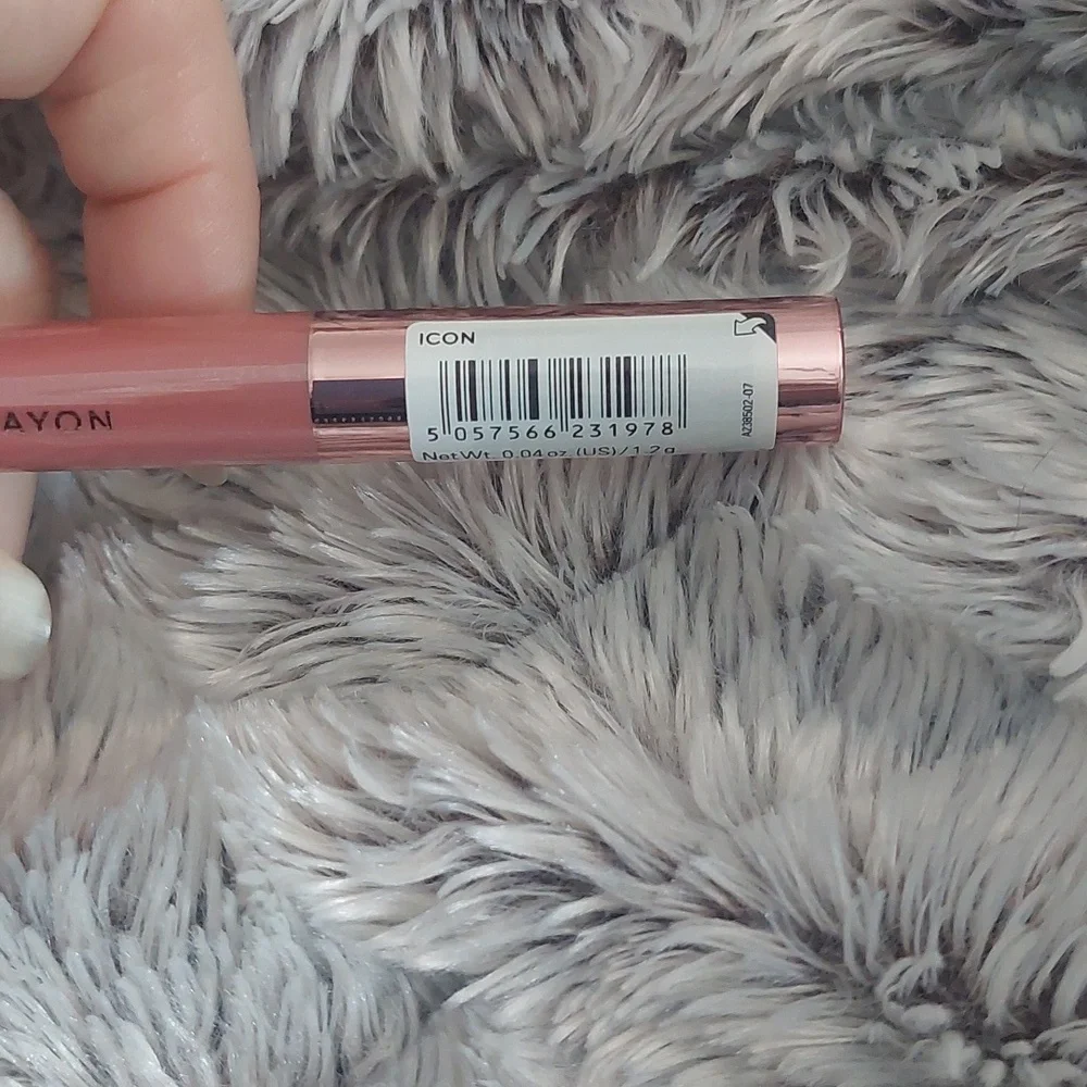 New makeup‎ revolution lip crayon Icon